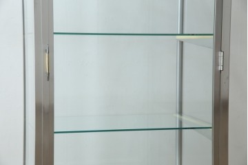 和製ビンテージ　メタルフレームが無骨でかっこいいレトロな縦型ガラスケース　(R-081804)