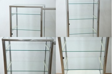 和製ビンテージ　メタルフレームが無骨でかっこいいレトロな縦型ガラスケース　(R-081804)