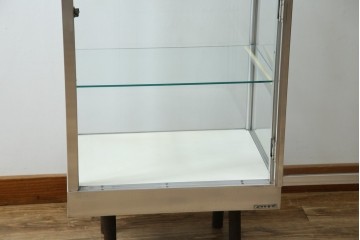 和製ビンテージ　メタルフレームが無骨でかっこいいレトロな縦型ガラスケース　(R-081804)