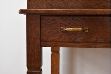 和製アンティーク　楢(ナラ)材・欅(ケヤキ)材　玉杢　昔懐かしい雰囲気漂う上開き天板のライティングデスク　(R-081806)