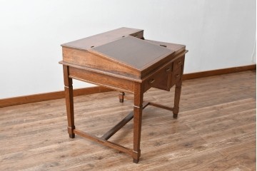 和製アンティーク　楢(ナラ)材・欅(ケヤキ)材　玉杢　昔懐かしい雰囲気漂う上開き天板のライティングデスク　(R-081806)