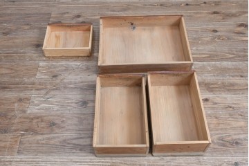 和製アンティーク　楢(ナラ)材・欅(ケヤキ)材　玉杢　昔懐かしい雰囲気漂う上開き天板のライティングデスク　(R-081806)