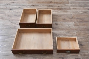 和製アンティーク　楢(ナラ)材・欅(ケヤキ)材　玉杢　昔懐かしい雰囲気漂う上開き天板のライティングデスク　(R-081806)