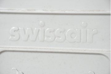 中古　SWISSAIR(スイスエアー、スイス空港)　キャスターなし　インダストリアルな存在感を放つ収納可能なミールカート(サービスカート、 機内カート、収納 ワゴン、店舗什器)(R-081807)