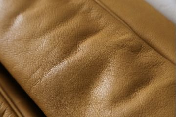中古　美品　希少な廃番品　EKORNES(エコーネス)　最上級クラス　ドルチェシリーズ　ストレスレスチェアとオットマンのセット(本革、レザー、リクライニングチェア、回転チェア、椅子、一人掛けソファ、1Pソファ、フットスツール、北欧)(定価約50万円)(R-081813)
