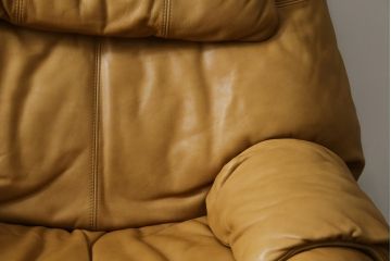 中古　美品　希少な廃番品　EKORNES(エコーネス)　最上級クラス　ドルチェシリーズ　ストレスレスチェアとオットマンのセット(本革、レザー、リクライニングチェア、回転チェア、椅子、一人掛けソファ、1Pソファ、フットスツール、北欧)(定価約50万円)(R-081813)