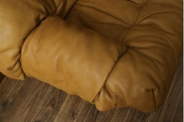 中古　美品　希少な廃番品　EKORNES(エコーネス)　最上級クラス　ドルチェシリーズ　ストレスレスチェアとオットマンのセット(本革、レザー、リクライニングチェア、回転チェア、椅子、一人掛けソファ、1Pソファ、フットスツール、北欧)(定価約50万円)(R-081813)