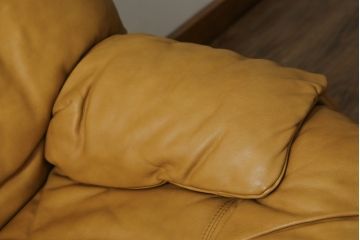 中古　美品　希少な廃番品　EKORNES(エコーネス)　最上級クラス　ドルチェシリーズ　ストレスレスチェアとオットマンのセット(本革、レザー、リクライニングチェア、回転チェア、椅子、一人掛けソファ、1Pソファ、フットスツール、北欧)(定価約50万円)(R-081813)