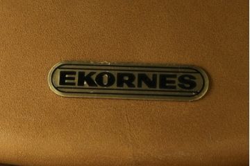 中古　美品　希少な廃番品　EKORNES(エコーネス)　最上級クラス　ドルチェシリーズ　ストレスレスチェアとオットマンのセット(本革、レザー、リクライニングチェア、回転チェア、椅子、一人掛けソファ、1Pソファ、フットスツール、北欧)(定価約50万円)(R-081813)