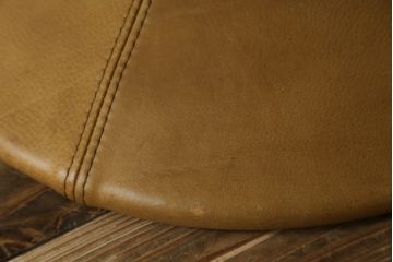 中古　美品　希少な廃番品　EKORNES(エコーネス)　最上級クラス　ドルチェシリーズ　ストレスレスチェアとオットマンのセット(本革、レザー、リクライニングチェア、回転チェア、椅子、一人掛けソファ、1Pソファ、フットスツール、北欧)(定価約50万円)(R-081813)