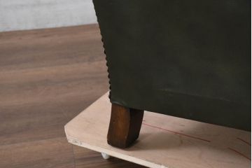 イギリスアンティーク　レザー(本革)　重厚感のある佇まいが魅力的なウィングバックソファ(ウイングバックソファ、1人掛けソファ、1P、一人掛けソファ、アームチェア、店舗什器、英国)(R-081814)