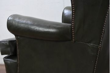 イギリスアンティーク　レザー(本革)　重厚感のある佇まいが魅力的なウィングバックソファ(ウイングバックソファ、1人掛けソファ、1P、一人掛けソファ、アームチェア、店舗什器、英国)(R-081814)