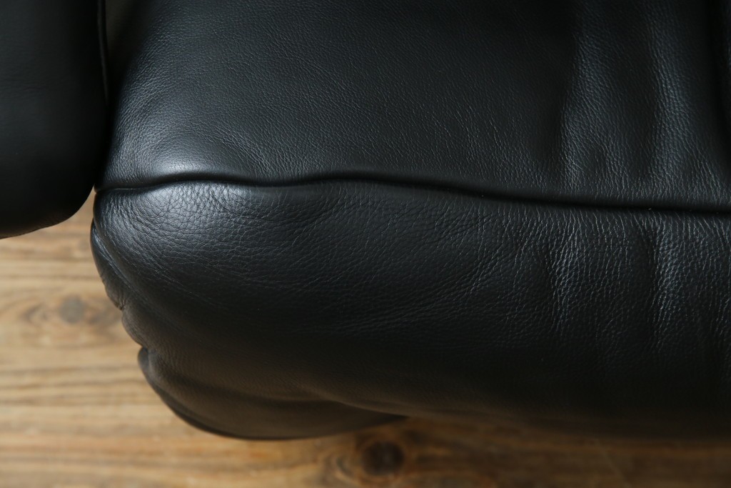 中古　美品　希少モデル!!　maruni(マルニ木工)　本革(レザー)　贅沢なくつろぎのひとときにおすすめのリクライニングパーソナルチェア　定価約18万円　(R-081816)