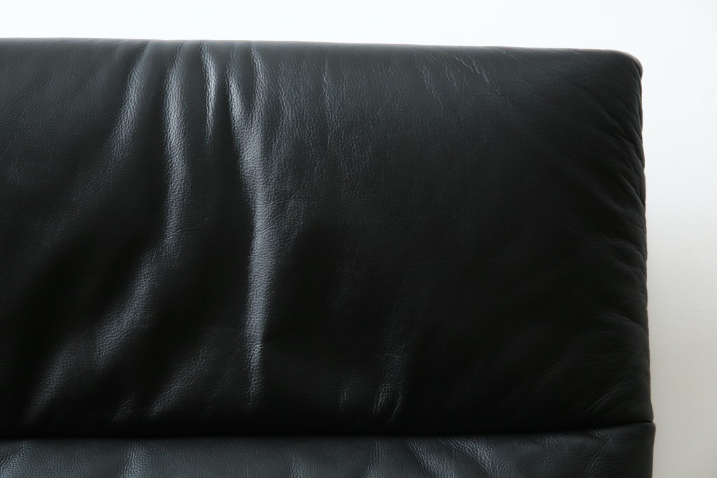 中古　美品　希少モデル!!　maruni(マルニ木工)　本革(レザー)　贅沢なくつろぎのひとときにおすすめのリクライニングパーソナルチェア　定価約18万円　(R-081816)