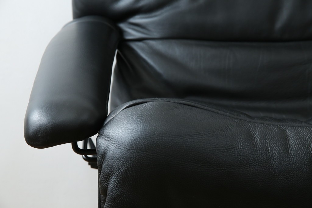 中古　美品　希少モデル!!　maruni(マルニ木工)　本革(レザー)　贅沢なくつろぎのひとときにおすすめのリクライニングパーソナルチェア　定価約18万円　(R-081816)