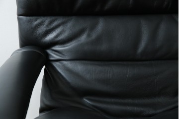 中古　美品　希少モデル!!　maruni(マルニ木工)　本革(レザー)　贅沢なくつろぎのひとときにおすすめのリクライニングパーソナルチェア　定価約18万円　(R-081816)