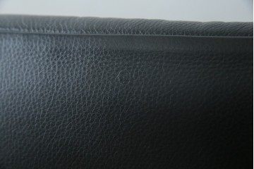 中古　美品　希少モデル!!　maruni(マルニ木工)　本革(レザー)　贅沢なくつろぎのひとときにおすすめのリクライニングパーソナルチェア　定価約18万円　(R-081816)