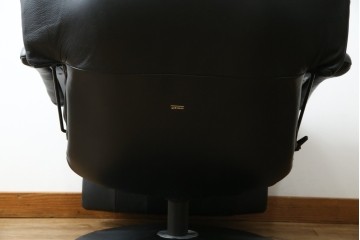 中古　美品　希少モデル!!　maruni(マルニ木工)　本革(レザー)　贅沢なくつろぎのひとときにおすすめのリクライニングパーソナルチェア　定価約18万円　(R-081816)