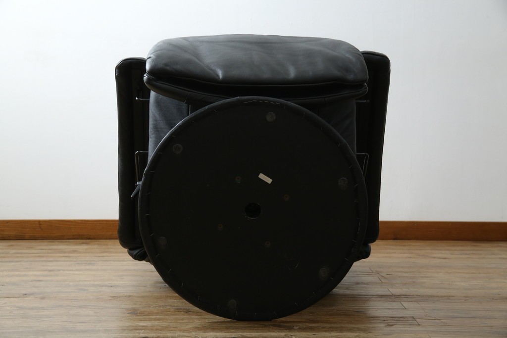 中古　美品　希少モデル!!　maruni(マルニ木工)　本革(レザー)　贅沢なくつろぎのひとときにおすすめのリクライニングパーソナルチェア　定価約18万円　(R-081816)