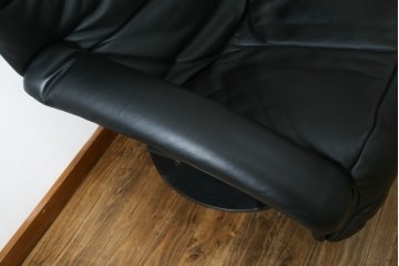 中古　美品　希少モデル!!　maruni(マルニ木工)　本革(レザー)　贅沢なくつろぎのひとときにおすすめのリクライニングパーソナルチェア　定価約18万円　(R-081816)