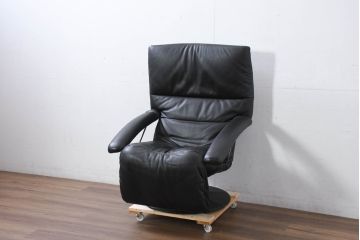 中古　美品　希少モデル!!　maruni(マルニ木工)　本革(レザー)　贅沢なくつろぎのひとときにおすすめのリクライニングパーソナルチェア(1Pソファ、1人掛けソファ、一人掛けソファ、アームチェア、イージーチェア)(定価約18万円)(R-081816)