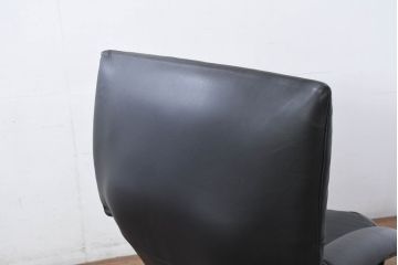 中古　美品　希少モデル!!　maruni(マルニ木工)　本革(レザー)　贅沢なくつろぎのひとときにおすすめのリクライニングパーソナルチェア(1Pソファ、1人掛けソファ、一人掛けソファ、アームチェア、イージーチェア)(定価約18万円)(R-081816)