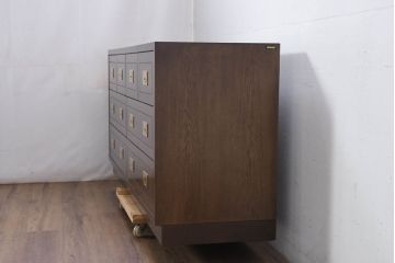 中古　超美品　ほぼ新品　カリモク家具(karimoku)　domani(ドマーニ)　Morganton(モーガントン)　上品な佇まいのドロワーチェスト(サイドチェスト、引き出し、店舗什器)(定価約49万円)(R-081817)