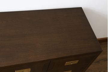 中古　超美品　ほぼ新品　カリモク家具(karimoku)　domani(ドマーニ)　Morganton(モーガントン)　上品な佇まいのドロワーチェスト(サイドチェスト、引き出し、店舗什器)(定価約49万円)(R-081818)