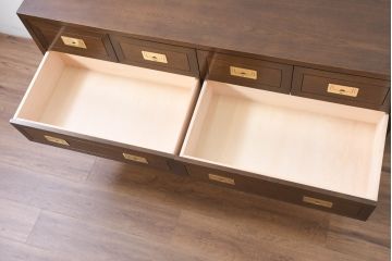 中古　超美品　ほぼ新品　カリモク家具(karimoku)　domani(ドマーニ)　Morganton(モーガントン)　上品な佇まいのドロワーチェスト(サイドチェスト、引き出し、店舗什器)(定価約49万円)(R-081819)