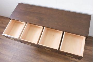 中古　超美品　ほぼ新品　カリモク家具(karimoku)　domani(ドマーニ)　Morganton(モーガントン)　上品な佇まいのドロワーチェスト(サイドチェスト、引き出し、店舗什器)(定価約49万円)(R-081820)