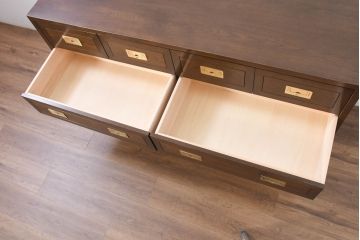 中古　超美品　ほぼ新品　カリモク家具(karimoku)　domani(ドマーニ)　Morganton(モーガントン)　上品な佇まいのドロワーチェスト(サイドチェスト、引き出し、店舗什器)(定価約49万円)(R-081820)