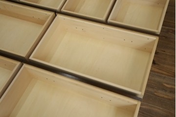 中古　超美品　ほぼ新品　カリモク家具(karimoku)　domani(ドマーニ)　Morganton(モーガントン)　上品な佇まいのドロワーチェスト　定価約49万円相当　(R-081820)