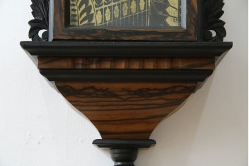 和製アンティーク　明治〜大正期　精工舎(SEIKOSHA、セイコー)　TRADE(S)MARK　黒柿材　立派な彫刻とユニークな振り子のデザインが魅力的な柱時計　(R-081830)