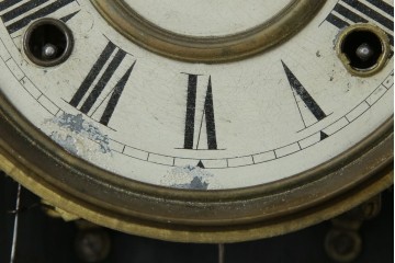 和製アンティーク　明治〜大正期　精工舎(SEIKOSHA、セイコー)　TRADE(S)MARK　黒柿材　立派な彫刻とユニークな振り子のデザインが魅力的な柱時計　(R-081830)