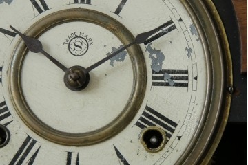 和製アンティーク　明治〜大正期　精工舎(SEIKOSHA、セイコー)　TRADE(S)MARK　黒柿材　立派な彫刻とユニークな振り子のデザインが魅力的な柱時計　(R-081830)