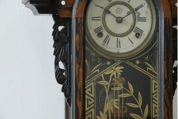 和製アンティーク　明治〜大正期　精工舎(SEIKOSHA、セイコー)　TRADE(S)MARK　黒柿材　立派な彫刻とユニークな振り子のデザインが魅力的な柱時計　(R-081830)