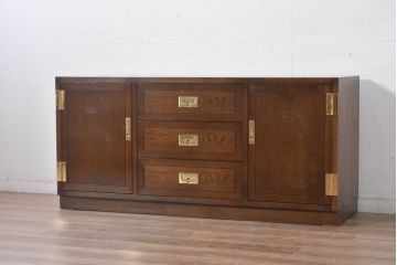 中古　超美品!!　ほぼ新品!!　カリモク家具(karimoku)　domani(ドマーニ)　Morganton(モーガントン)　ヒッコリーブラウン　高級感漂う上品なデザインが魅力的なサイドボード(収納棚、戸棚、引き出し、サイドキャビネット)(定価約45万円)(R-081832)