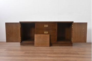 中古　超美品!!　ほぼ新品!!　カリモク家具(karimoku)　domani(ドマーニ)　Morganton(モーガントン)　ヒッコリーブラウン　高級感漂う上品なデザインが魅力的なサイドボード(収納棚、戸棚、引き出し、サイドキャビネット)(定価約45万円)(R-081832)