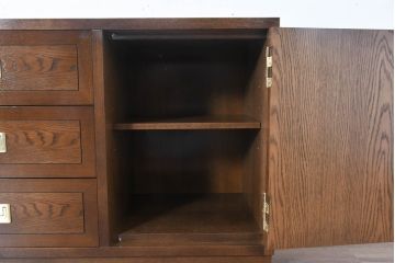 中古　超美品!!　ほぼ新品!!　カリモク家具(karimoku)　domani(ドマーニ)　Morganton(モーガントン)　ヒッコリーブラウン　高級感漂う上品なデザインが魅力的なサイドボード(収納棚、戸棚、引き出し、サイドキャビネット)(定価約45万円)(R-081832)