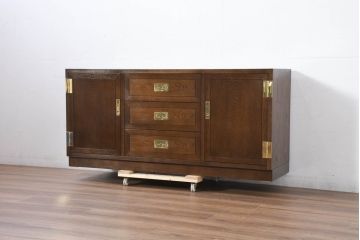 中古　超美品!!　ほぼ新品!!　カリモク家具(karimoku)　domani(ドマーニ)　Morganton(モーガントン)　ヒッコリーブラウン　高級感漂う上品なデザインが魅力的なサイドボード(収納棚、戸棚、引き出し、サイドキャビネット)(定価約45万円)(R-081833)