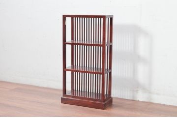 中古　美品　唐木　上品な縦格子が和の美しさを漂わせる小振りな飾り棚(陳列棚、花梨棚、ディスプレイラック、収納棚、オープンラック)(R-081846)