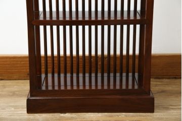 中古　美品　唐木　上品な縦格子が和の美しさを漂わせる小振りな飾り棚(陳列棚、花梨棚、ディスプレイラック、収納棚、オープンラック)(R-081846)