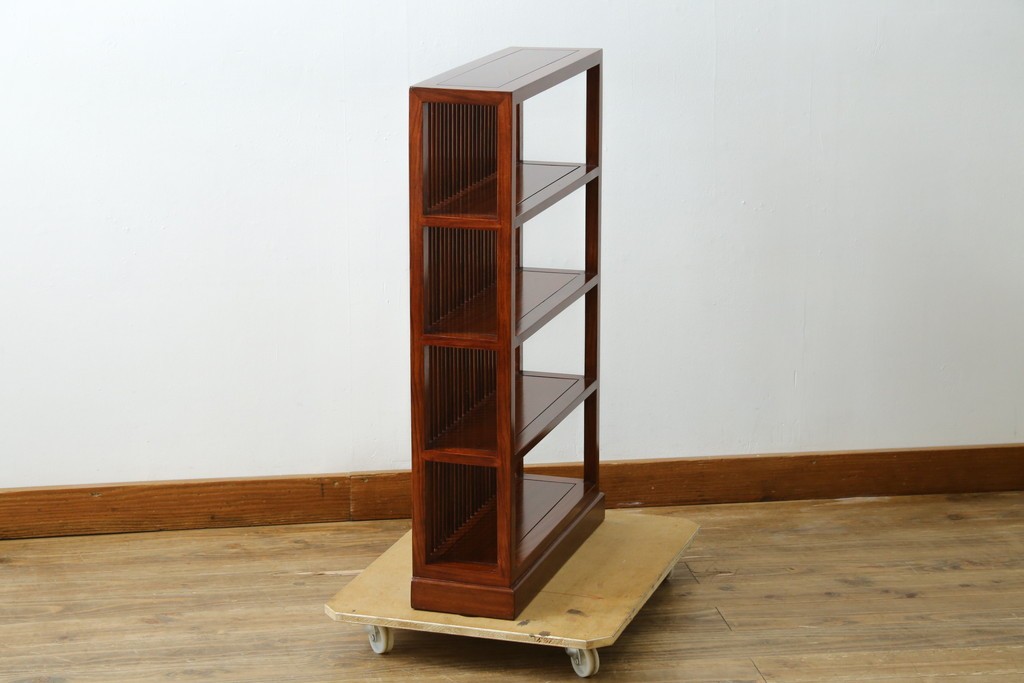 中古　美品　唐木　上品な縦格子が和の美しさを漂わせる小振りな飾り棚　(R-081847)