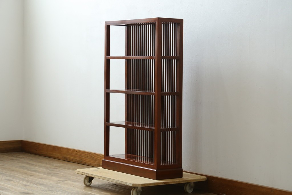中古　美品　唐木　上品な縦格子が和の美しさを漂わせる小振りな飾り棚　(R-081847)