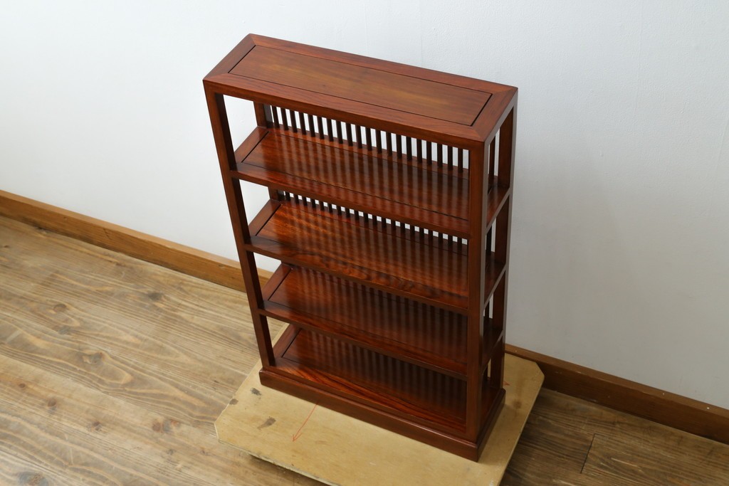 中古　美品　唐木　上品な縦格子が和の美しさを漂わせる小振りな飾り棚　(R-081847)