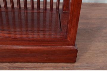 中古　美品　唐木　上品な縦格子が和の美しさを漂わせる小振りな飾り棚(陳列棚、花梨棚、ディスプレイラック、収納棚、オープンラック)(R-081847)