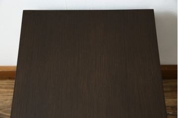 中古　美品　カリモクChitano風のすっきりとしたデザインがおしゃれなサイドテーブル(ナイトテーブル、花台、飾り台)(R-081848)