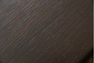 中古　美品　カリモクChitano風のすっきりとしたデザインがおしゃれなサイドテーブル(ナイトテーブル、花台、飾り台)(R-081848)