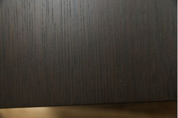 中古　美品　カリモクChitano風のすっきりとしたデザインがおしゃれなサイドテーブル(ナイトテーブル、花台、飾り台)(R-081848)