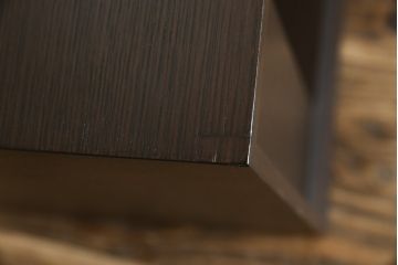 中古　美品　カリモクChitano風のすっきりとしたデザインがおしゃれなサイドテーブル(ナイトテーブル、花台、飾り台)(R-081848)